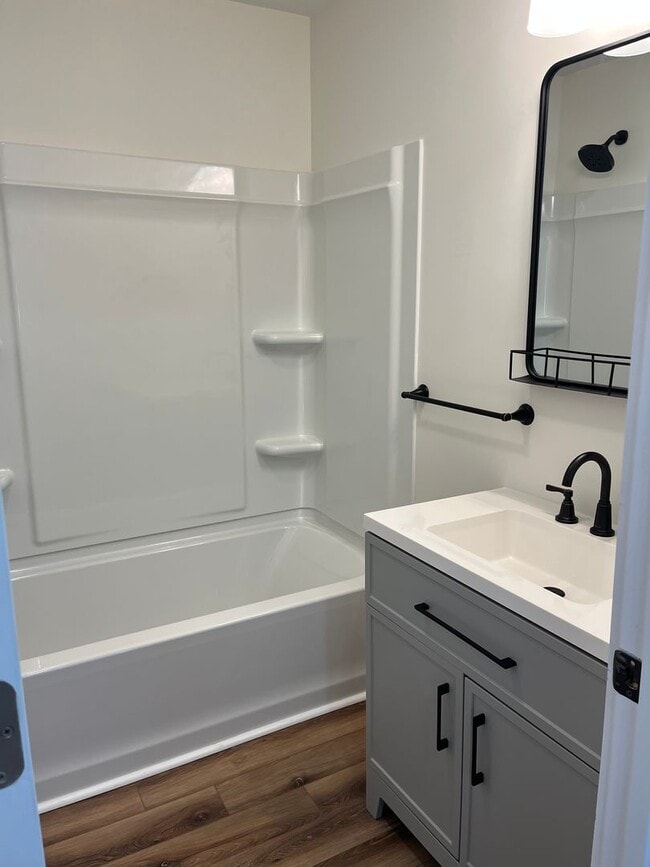 Building Photo - Modern Cottage Living Just Minutes from Downtown West Jefferson