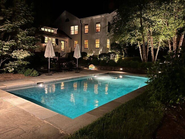 Building Photo - 23 Howard St