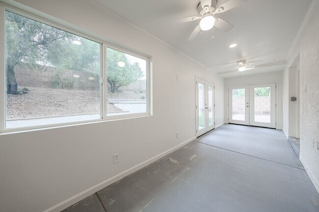 Building Photo - 2851 E Acoma Dr