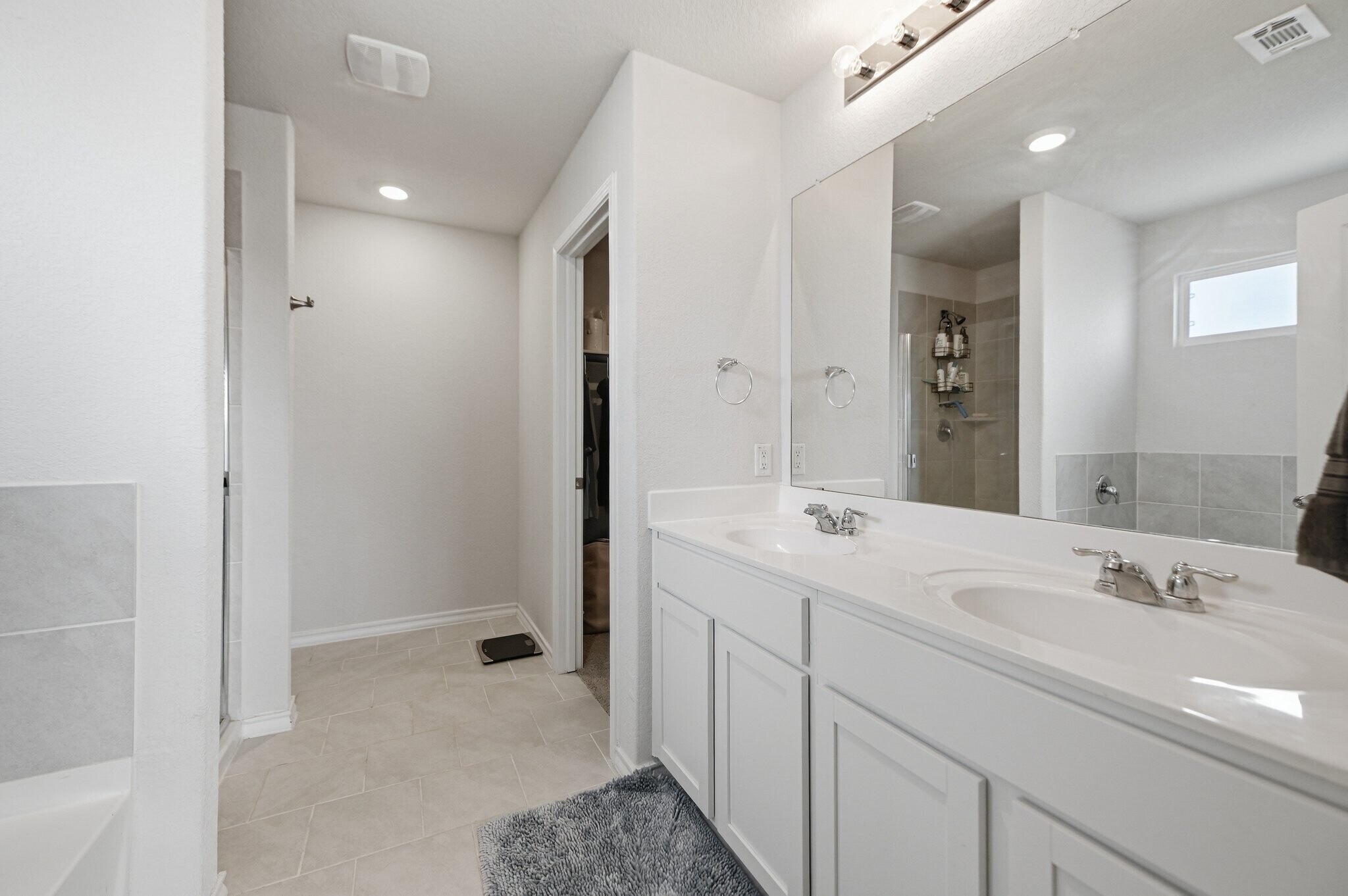 Building Photo - 13106 Minuet Sway