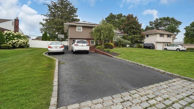 Building Photo - 5 Crabapple Ln