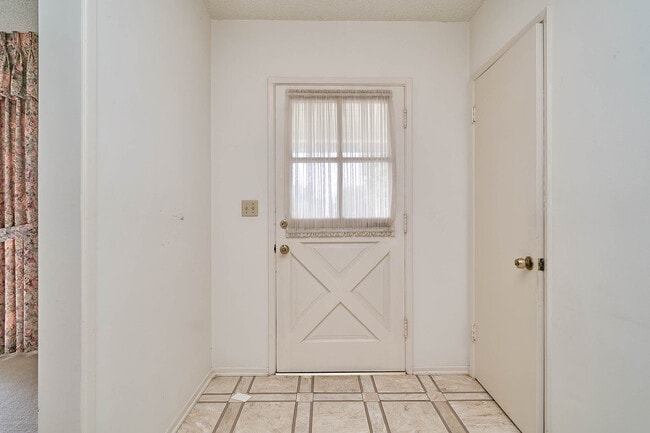 Building Photo - 2136 Paseo Del Mar