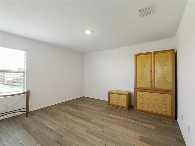 Building Photo - 1701 River Xing Dr