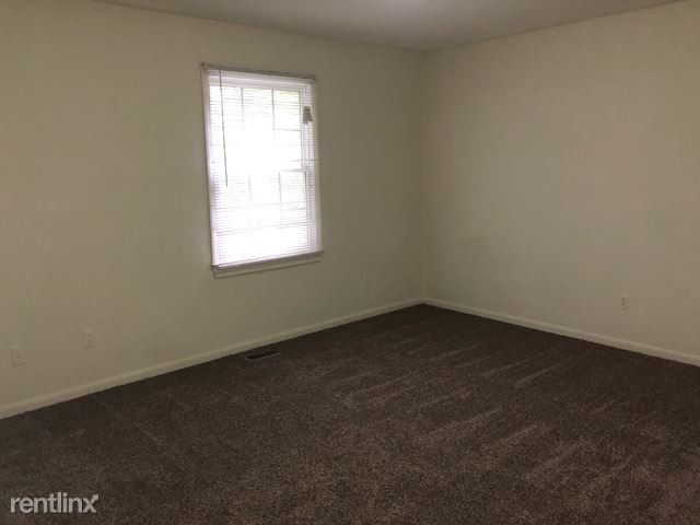 Building Photo - 2 br, 1.5 bath  - Colonial Arms Apartments