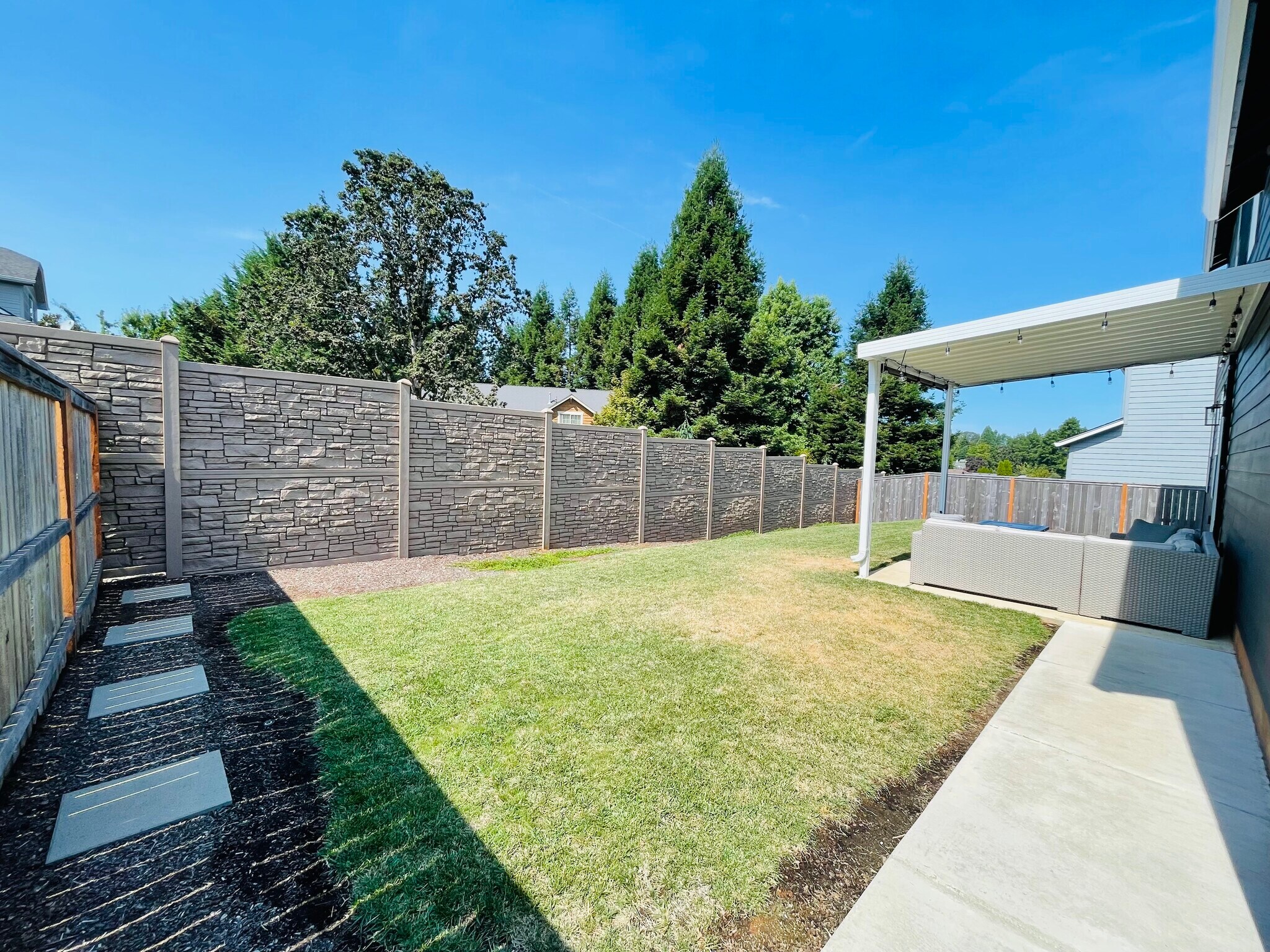 Building Photo - 5675 Boundary Dr S