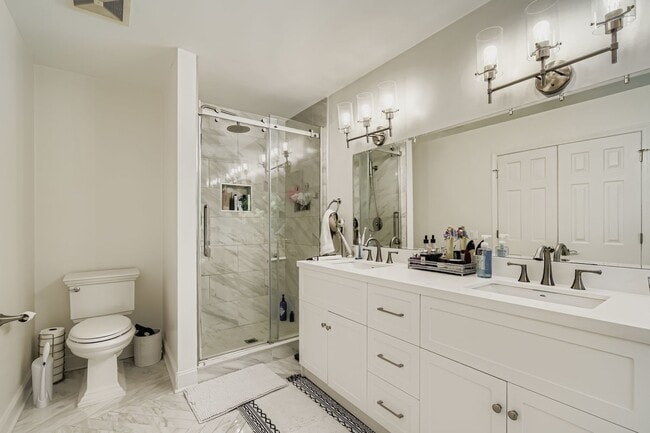 Building Photo - 53 Falcon Pl