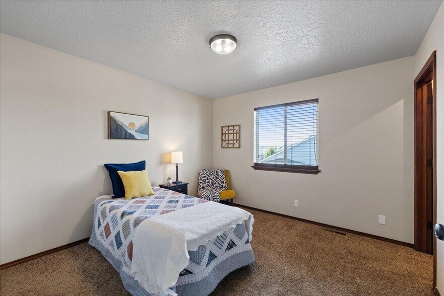 Bedroom 4 - 3040 W Dumont Dr