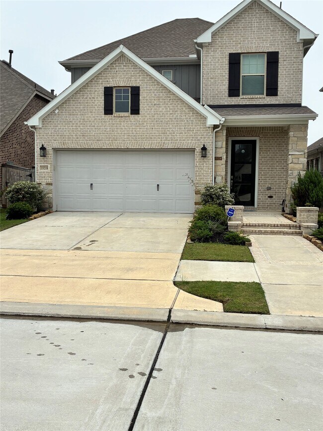 Building Photo - 15218 Cortines Ct