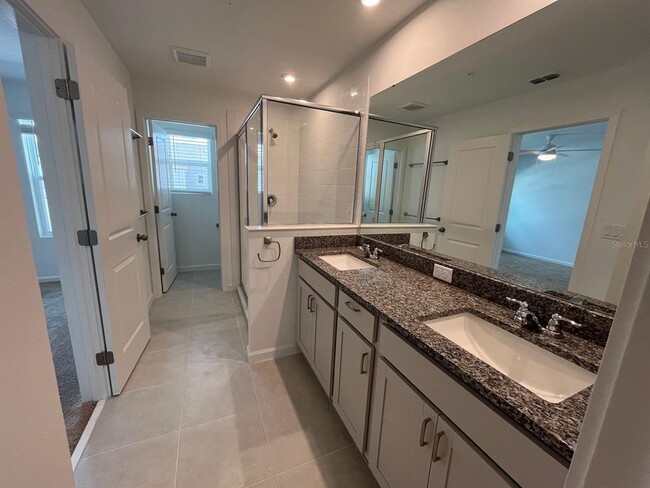 Building Photo - 9815 Walkway Dr