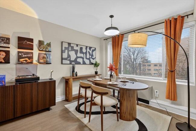 Building Photo - 1500 Arlington Blvd