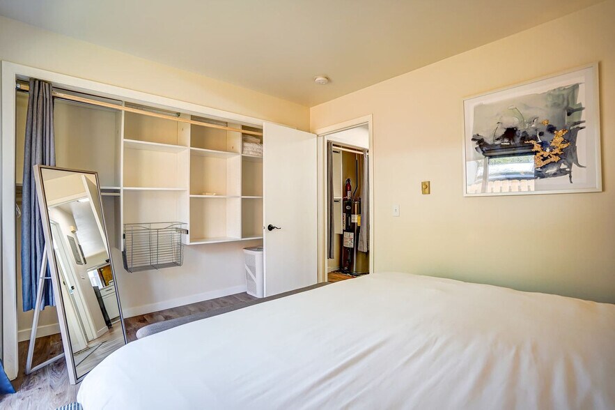 Building Photo - 1217 E Wilson St