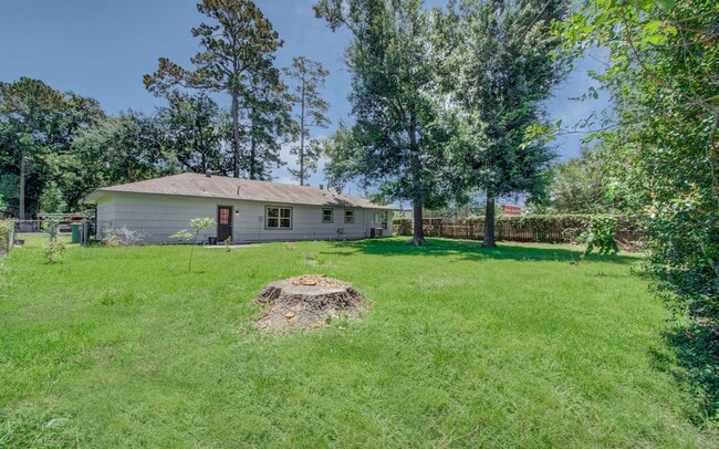 Building Photo - 1417 Longhorn Dr
