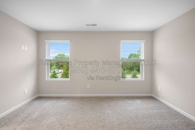 Building Photo - 3670 Backwater St