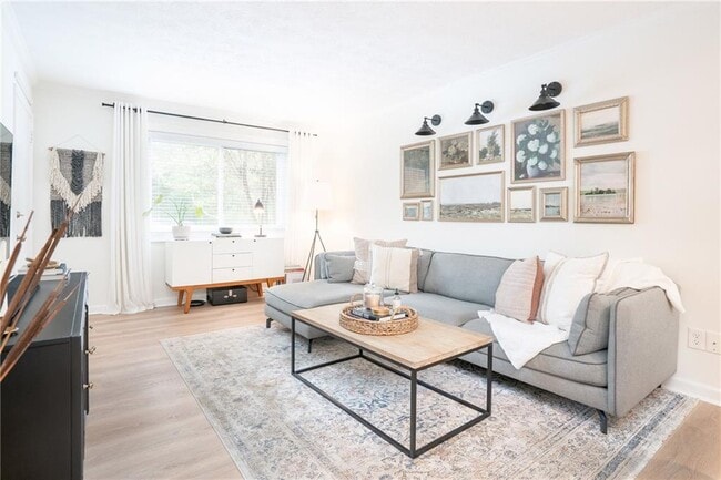 Building Photo - 100 Biscayne Dr NW