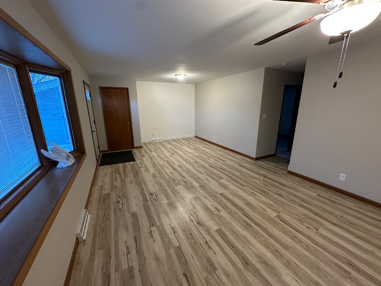 Building Photo - 3019 S Prairie Ave