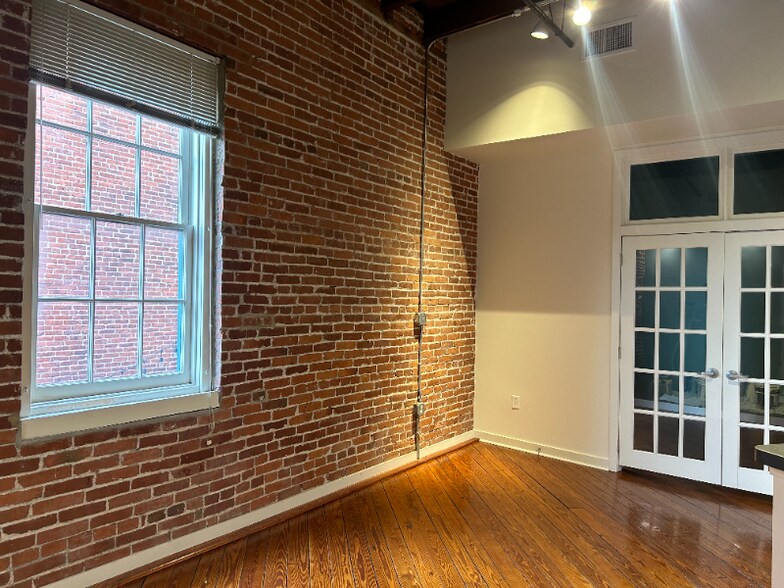 Building Photo - 415 N Prince St