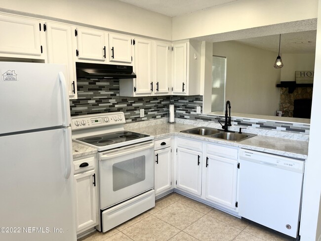 Building Photo - 2066 Utah Ave