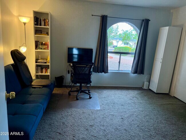 Building Photo - 15635 North 21st St