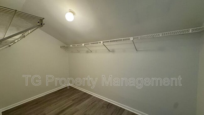 Building Photo - 8342 Century Point Dr N