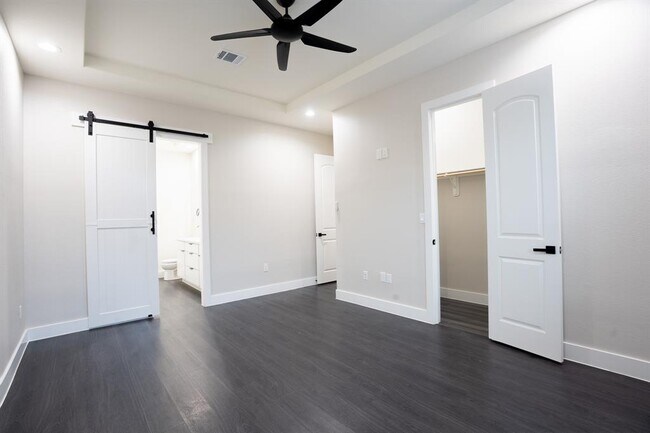 Building Photo - 162 Meadow View Blvd