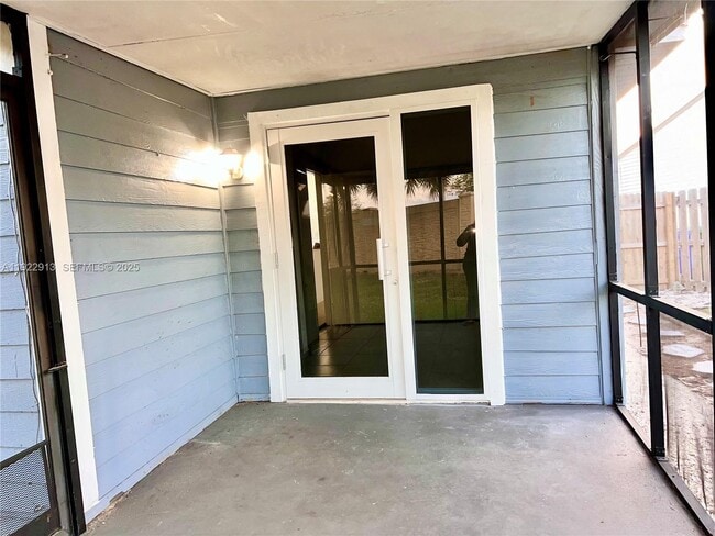 Building Photo - 1701 SW 83rd Terrace