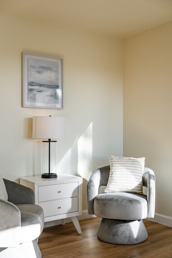 Building Photo - 10961 Limetree Dr