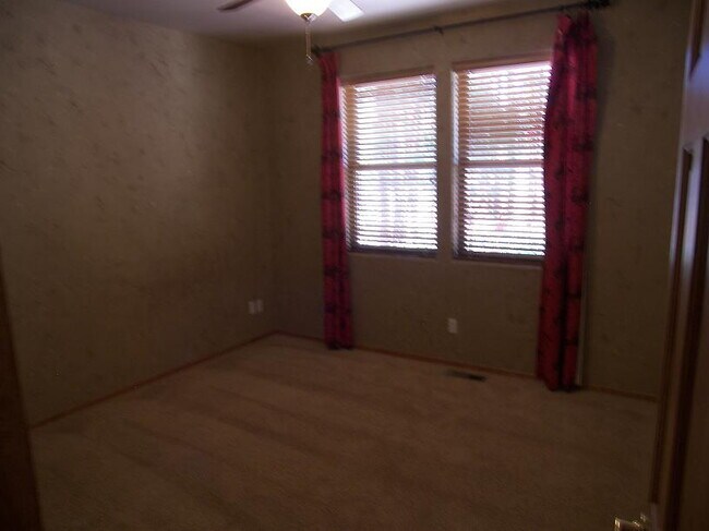 Building Photo - 2551 W Lodgepole Ln