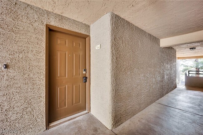 Building Photo - 2200 S Fort Apache Rd