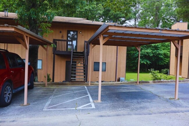 Building Photo - 1100 Woodlawn Ave
