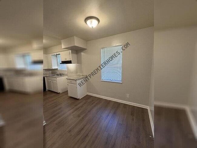 Building Photo - 7720 Bradley Dr