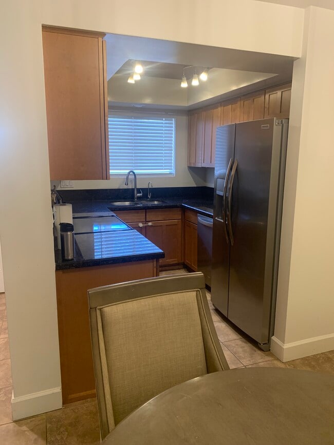 Building Photo - 2312 W Lindner Ave