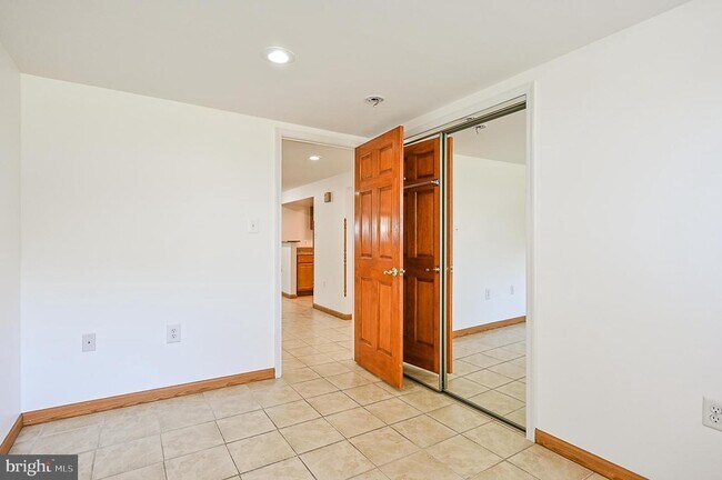 Building Photo - 5700 Chapin Ave