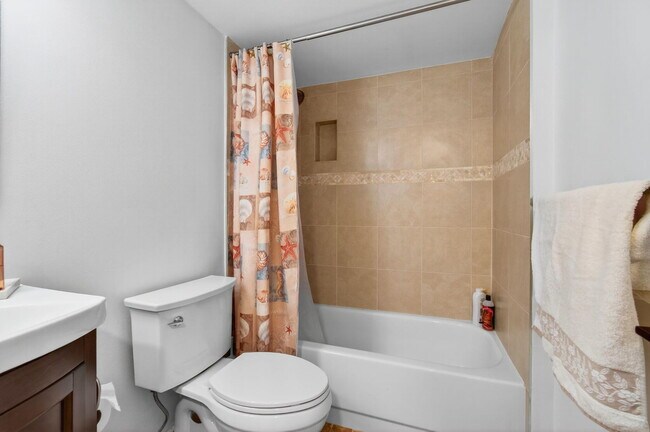 Building Photo - 5945 Parkwalk Dr