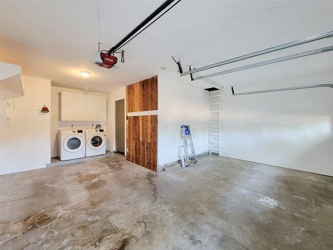 Building Photo - 9506 Vogue Ln