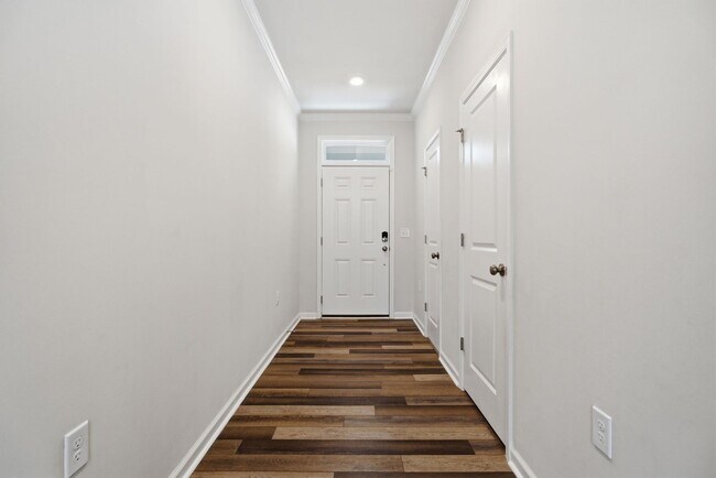 Building Photo - Upgraded 3BR Townhome in Wake Forest | Open Layout, Garage & Resort-Style Amenities