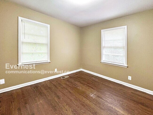 Building Photo - 1516 Haven Dr N