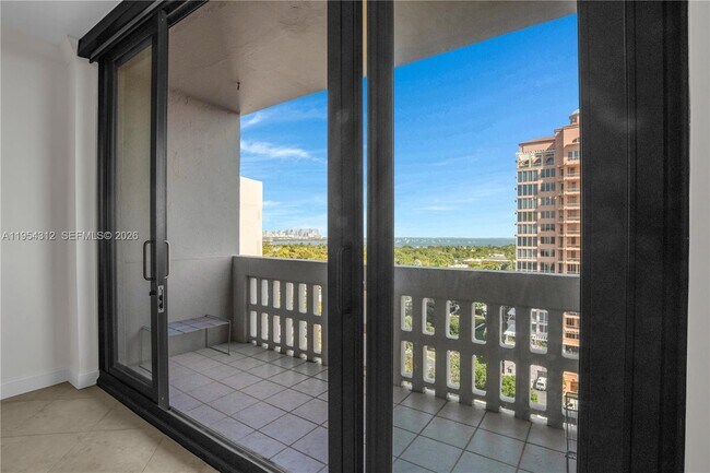 Building Photo - 90 Edgewater Dr