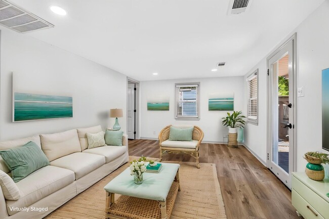 Building Photo - Move-In Ready Home Near Park Circle