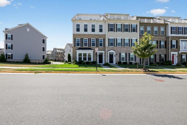 Building Photo - 17137 Branched Oak Rd