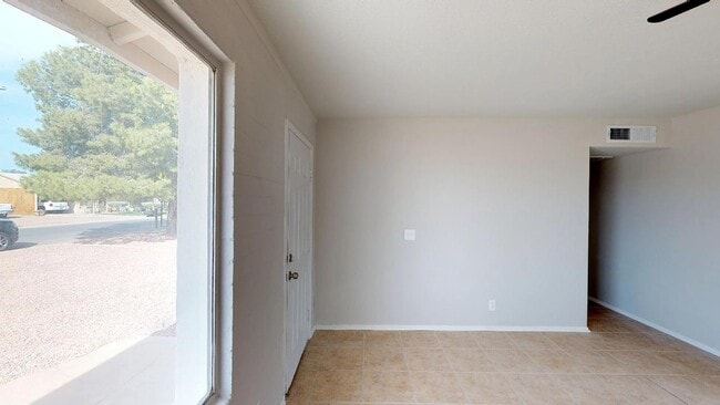 Building Photo - 201 E Thomas St