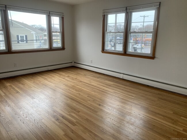 Building Photo - 642 Beechmont Ave