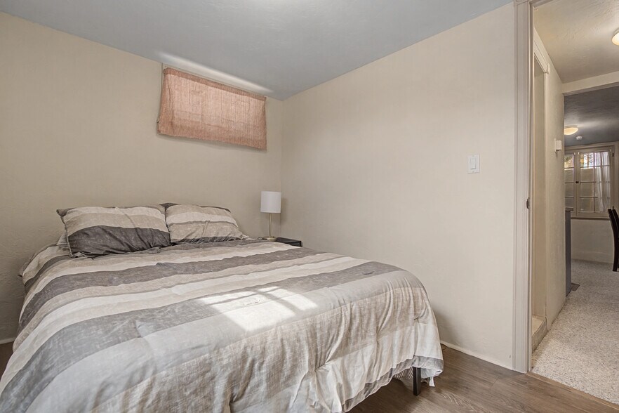 Building Photo - 261 Belford Ave