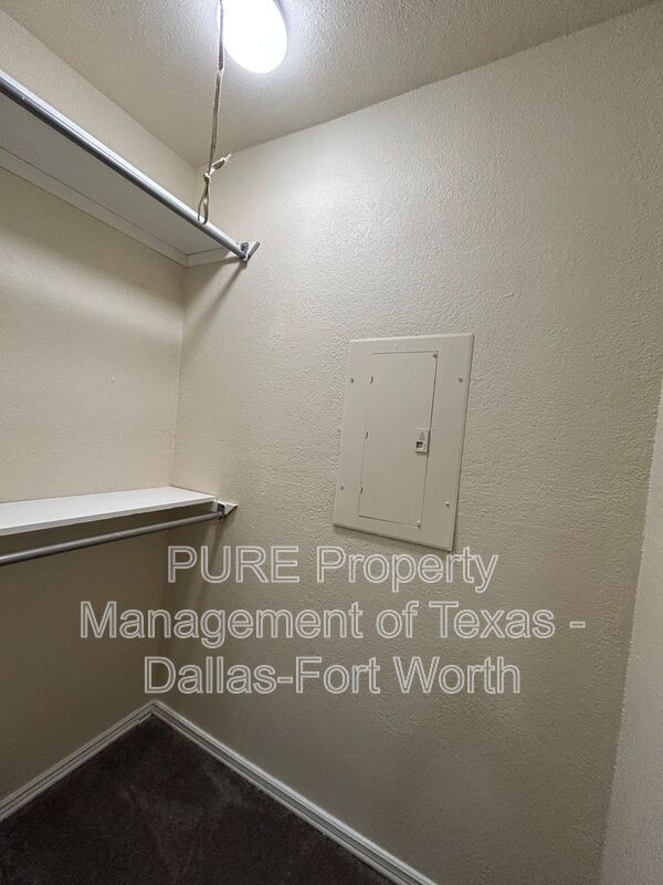 Building Photo - 3428 Statler Dr