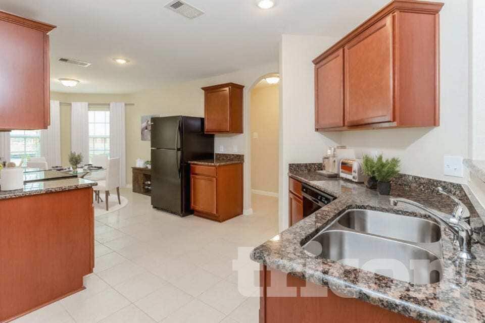 Building Photo - 333 Summer Horse Dr