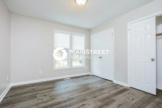 Building Photo - 3 Bedroom Pet-Friendly Home in Zebulon, NC with Main Street Renewal