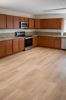 Building Photo - 5709 Kensington Pl