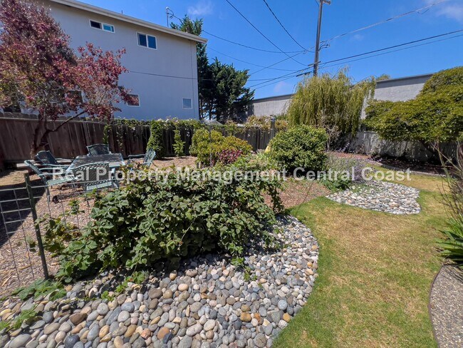 Building Photo - AVAILABLE AUGUST - Charming Morro Bay Home...