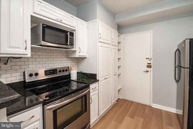 Building Photo - 4740 Connecticut Ave NW