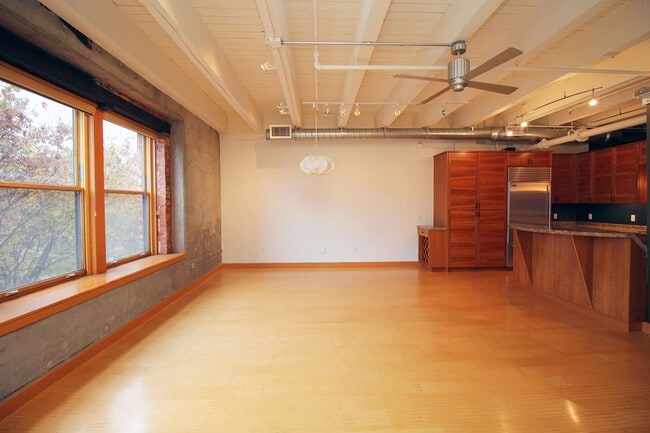 Building Photo - 416 NW 13th Ave