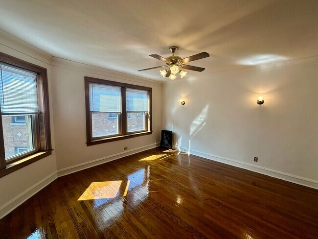 Interior Photo - 2339 N. Geneva